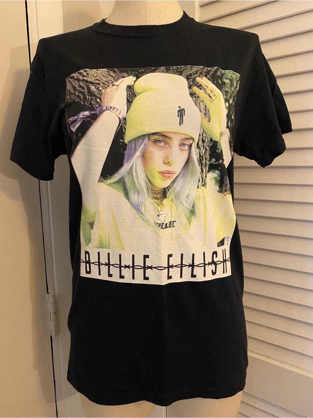 Gildan Billie Eilish 100% Cotton Black Tee- Size Small